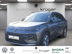 Volkswagen T-Roc 1.5 l eTSI DSG Style HUD El. Panodach Navi Leder D