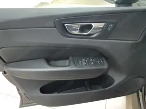 Volvo XC60 B4 D Geartronic Momentum Pro Bild 4