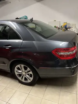 Mercedes-Benz E 200 NGT BlueEFFICIENCY Automatik Avantgarde Bild 2