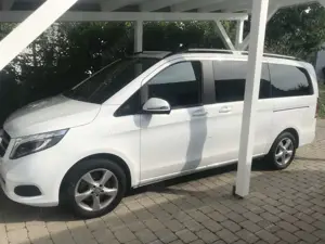 Mercedes-Benz V 220 V 220 (BlueTEC) d lang 7G-TRONIC Edition
