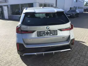 BMW X1 sDrive18i MSport Premiumpaket AD Navi LED El. Heck Bild 5