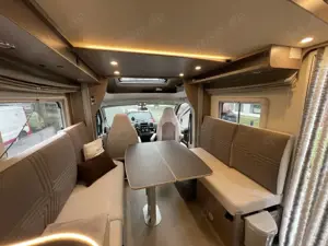 Caravans-Wohnm Bürstner Teilintegriert LYSEO 684 Harmony Line AHK 2T Hub Bett viel Platz