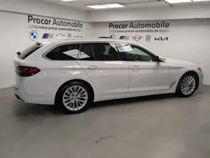BMW 520 d Touring Laser Pano AHK HuD DA PA 18'' Bild 5