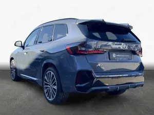 BMW X1 xDrive23i Aut. M Sportpaket 150 kW, 5-türig Bild 2