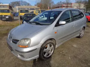 Nissan Almera Tino