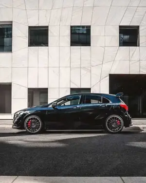 Mercedes-Benz A 45 AMG Classe Mercedes-AMG Speedshift DCT 4-Matic Bild 2