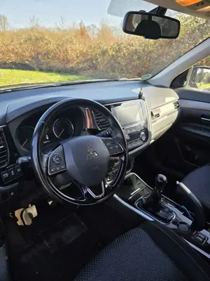 Mitsubishi Outlander Bild 4