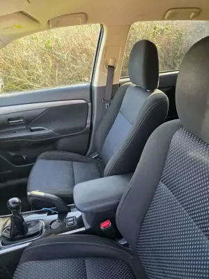 Mitsubishi Outlander Bild 3