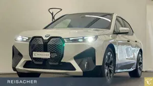 BMW iX xDrive40 Sportpaket AHK LCPro ACC 360° Pano