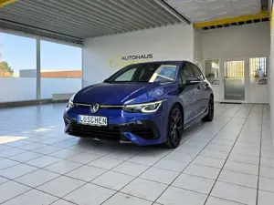 Volkswagen Golf VIII Limo R 4Motion Black Style Akrapovic Bild 2