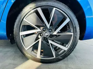 Skoda Scala 1.5 TSI Style DSG Pano LED SHZ PDC v+h AHK Bild 5