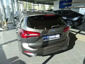 Ford Focus 1.0 Ecoboost Turnier Autom. ST-Line X+18" Bild 4