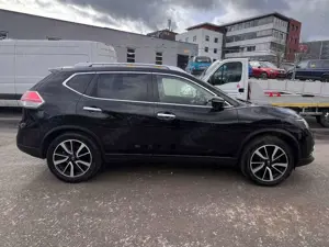 Nissan X-Trail Tekna 4x4 7 sitzer Bild 4