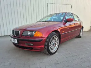 BMW 323