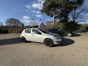 Opel Astra Edition Bild 2