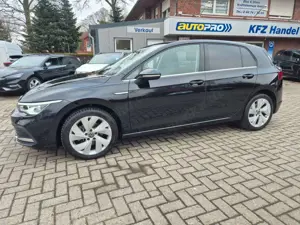 Volkswagen Golf VIII Lim. Style eTSI DSG APP-Connect / Navi