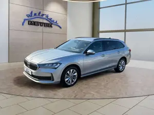 Skoda Superb Combi 2,0TDI DSG Navi/DCC/ACC/Kamera/Sitzhz.    **