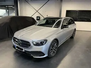 Mercedes-Benz E 220 E 220 d T 9G-TRONIC Night Edition