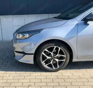 Kia Ceed SW / cee'd SW Ceed SW 1.5 Platinum S-LÜFT/4xSH/ACC/LHZ/JBL/ Bild 3