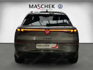 Volkswagen T-Roc R-Line 1.5 l eTSI AHK Navi Allwetter AHK Bild 5