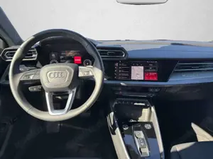 Audi A3 30 TFSI S line S tronic SONOS HUD K Bild 4