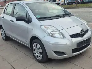 Toyota Yaris Basis