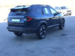 Dacia Bigster TCe 140 Extreme Winter-Plus-Paket+Pano-Dach Bild 5