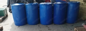 Kunststoff-Spundfässer blau