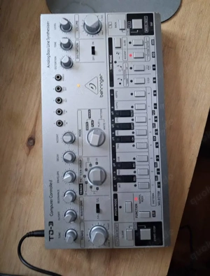 Behringer TD-3 1 Monat alt