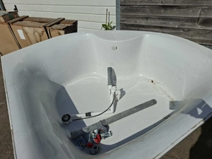 Eckbadewanne weiß
