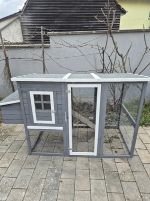 Schönes graues Hühnergehege   Hühnerstall abzugeben
