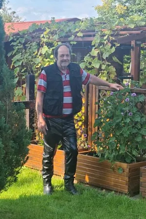 Welche Frau sucht nach ehrlicher und festen  Beziehung 