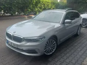 BMW 530 530d xDrive Touring Luxury Line