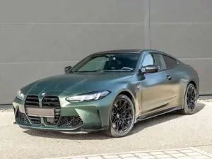 BMW M4 Competition Individual Frozen Deep Green metallic