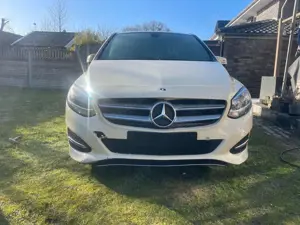Mercedes-Benz B 180 B 180 d 7G-DCT Peak Edition