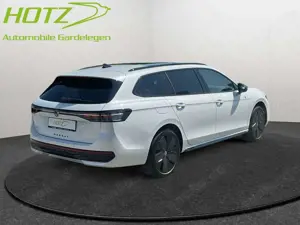 Volkswagen Passat Variant 1.5 TSI eHybrid OPF DSG R-Line AH Bild 5