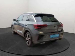 Volkswagen T-Roc 1.5TSI DSG R-Line Matrix AHK Navi Beats Rear View Bild 4