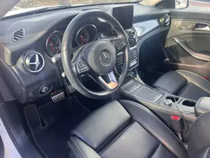 Mercedes-Benz CLA 220 /AMG Line/Pano/Navi/SHZ/ACC/Leder/Kamera Bild 5