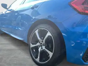 Audi A1 Sportback 35 TFSI S line LED Kamera Sitzh Bild 3