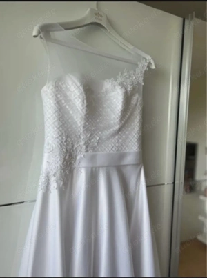 Brautkleid  Bild 2