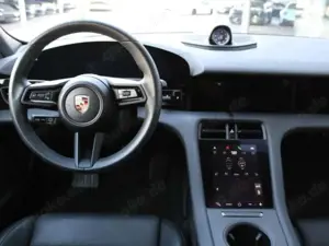 Porsche Taycan 4 Cross Turismo Bild 4