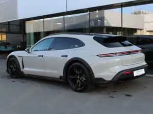 Porsche Taycan 4 Cross Turismo Bild 3