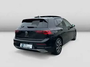 Volkswagen Golf VIII 2.0 TDI DSG Active AHK Matrix Pano CAM Bild 4