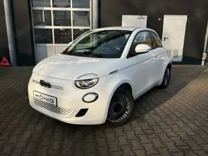 Fiat 500e 320km Reichweite Carplay 1. Hand