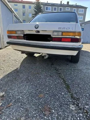 BMW 520 520i (E28) Bild 5