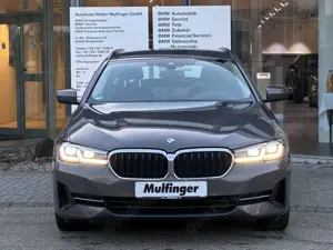 BMW 520 d xDr.T.HUD Ad-LED Kamera Live-Prof Sitzh.DAB Bild 4