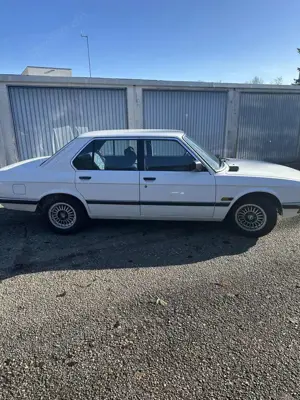 BMW 520 520i (E28) Bild 4