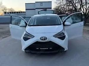Toyota Aygo x-play Top Zustand Wenig gelaufen ,