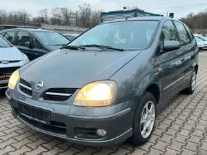 Nissan Almera Tino