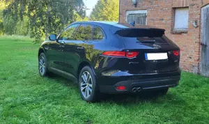 Jaguar F-Pace 20d AWD Aut. Prestige Bild 2